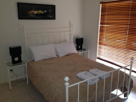 Shiraz Cottage - Accommodation Bookings 2