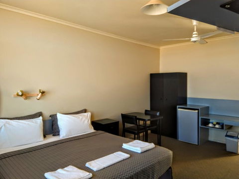 Highway One Motel - Accommodation Bookings 24