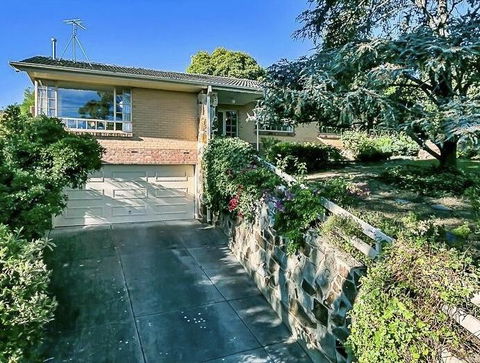 Stunning House With Beautiful Entertainment Area!! - Accommodation Bookings 18