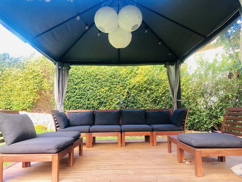 Stunning House With Beautiful Entertainment Area!! - Accommodation Bookings 15