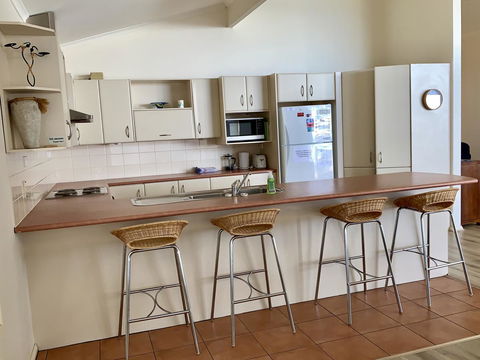 Emu Bay Lodge - Accommodation Bookings 11