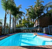 Cattlemans Country Motor Inn  Serviced Apartments
