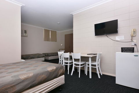 Motel Poinsettia - Accommodation Bookings 24