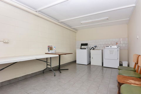 Motel Poinsettia - Accommodation Bookings 8