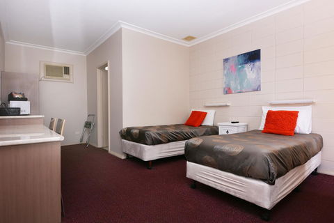 Motel Poinsettia - Accommodation Bookings 5
