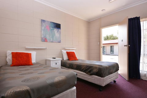 Motel Poinsettia - Accommodation Bookings 30