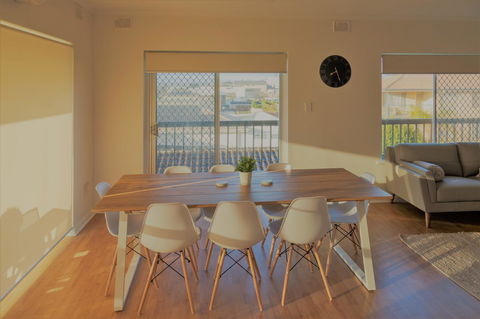 Henley Beach South, Amazing Views, Huge Private Balcony! - Accommodation Bookings 10