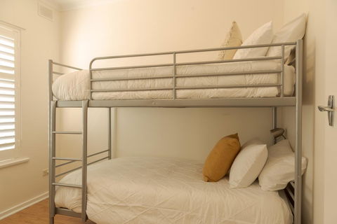 Henley Beach South, Amazing Views, Huge Private Balcony! - Accommodation Bookings 8