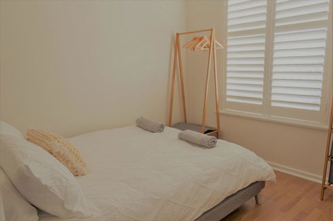 Henley Beach South, Amazing Views, Huge Private Balcony! - Accommodation Bookings 4