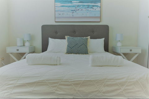 Henley Beach South, Amazing Views, Huge Private Balcony! - Accommodation Bookings 6