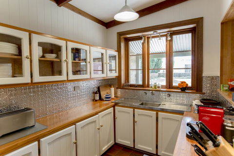 Grand Cru Estate Homestead - Accommodation Bookings 6