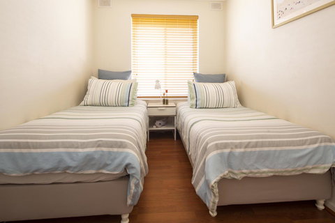 Aurora Holiday Apartment @West Beach - Accommodation Bookings 7
