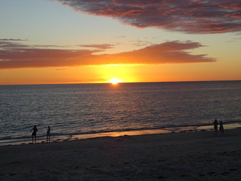 Aurora Holiday Apartment @West Beach - Accommodation Bookings 18