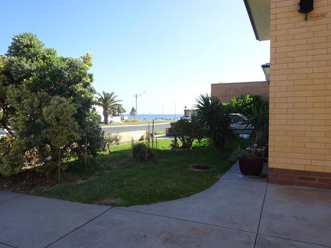 Aurora Holiday Apartment @West Beach - Accommodation Bookings 32