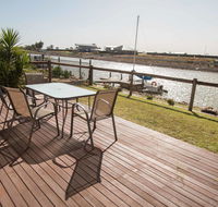 Waterfront on Jefferson at Wellington Marina SA