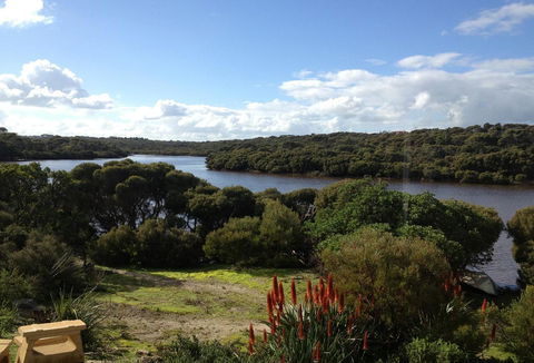 Camelot - Accommodation Bookings 4