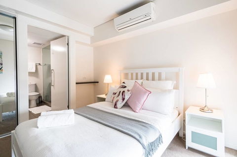Modern 2 Bedroom+WIFI/Netflix/Parking+Great Views! - Accommodation Bookings 15