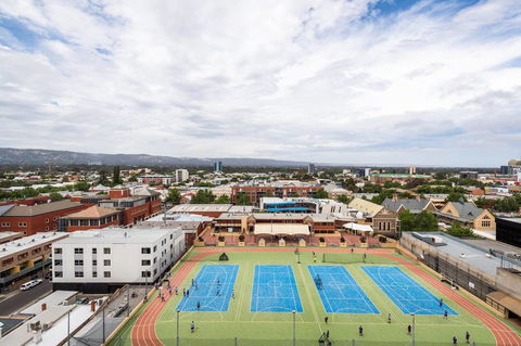 Modern 2 Bedroom+WIFI/Netflix/Parking+Great Views! - Accommodation Bookings 24