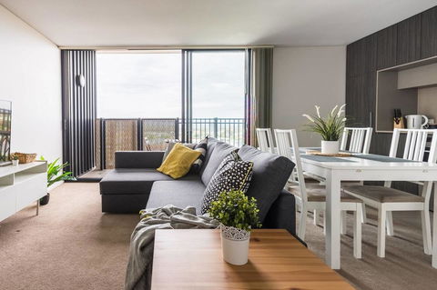 Modern 2 Bedroom+WIFI/Netflix/Parking+Great Views! - Accommodation Bookings 3