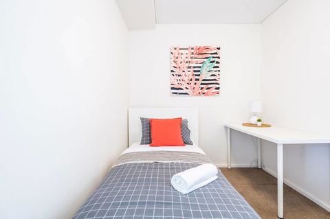 Modern 2 Bedroom+WIFI/Netflix/Parking+Great Views! - Accommodation Bookings 23