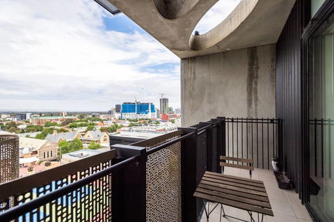 Modern 2 Bedroom+WIFI/Netflix/Parking+Great Views! - Accommodation Bookings 20