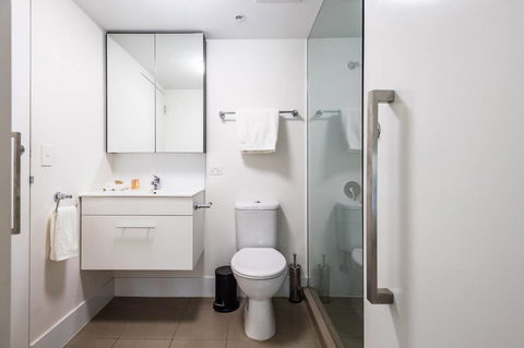 Modern 2 Bedroom+WIFI/Netflix/Parking+Great Views! - Accommodation Bookings 27