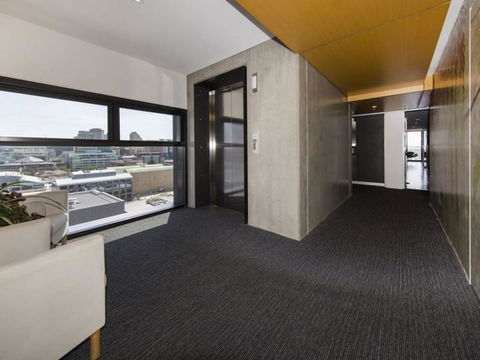 Modern 2 Bedroom+WIFI/Netflix/Parking+Great Views! - Accommodation Bookings 35