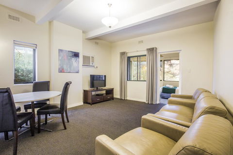 Greenways Apartments - Accommodation Bookings 7