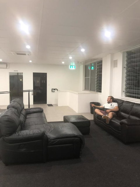 Perth City Backpackers Hostel - Note - Valid Passport Required To Check In - Accommodation Bookings 12