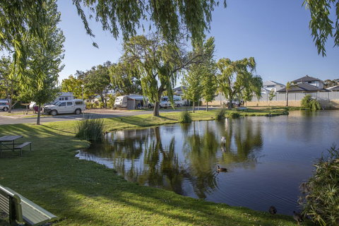 Karrinyup Waters Resort - Accommodation Bookings 44