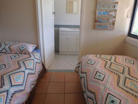 Lazy Lobster Holiday Units & Chalets - Accommodation Bookings 2