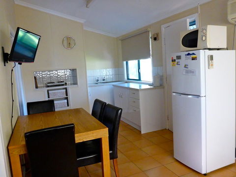 Lazy Lobster Holiday Units & Chalets - Accommodation Bookings 24
