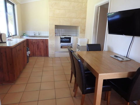 Lazy Lobster Holiday Units & Chalets - Accommodation Bookings 4