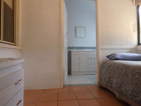 Lazy Lobster Holiday Units & Chalets - Accommodation Bookings 13