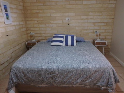 Lazy Lobster Holiday Units & Chalets - Accommodation Bookings 11
