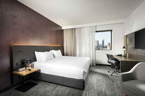Holiday Inn West Perth, An IHG Hotel - Accommodation Bookings 11