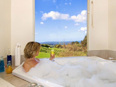 Chimes Spa Retreat - Accommodation Bookings 35