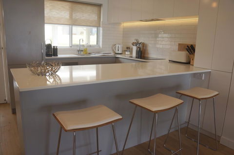 Cottesloe Beachfront Ocean View Apartment - Accommodation Bookings 13