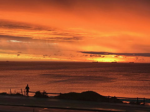 Cottesloe Beachfront Ocean View Apartment - Accommodation Bookings 14