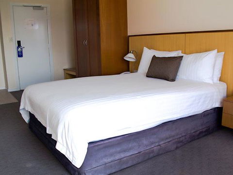 Ocean Beach Hotel - Accommodation Bookings 2