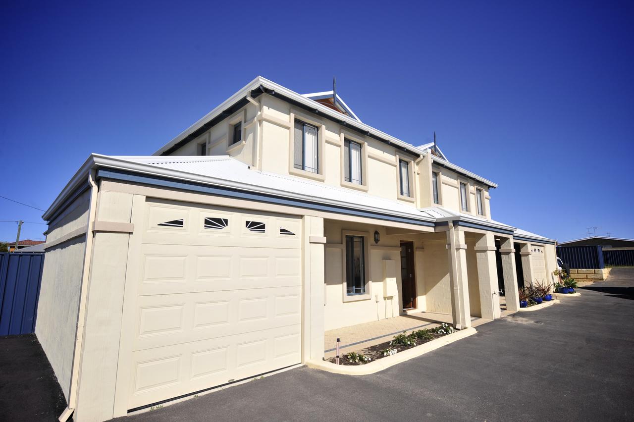  Accommodation Bookings