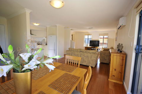 Palm Beach Manor - Accommodation Bookings 2