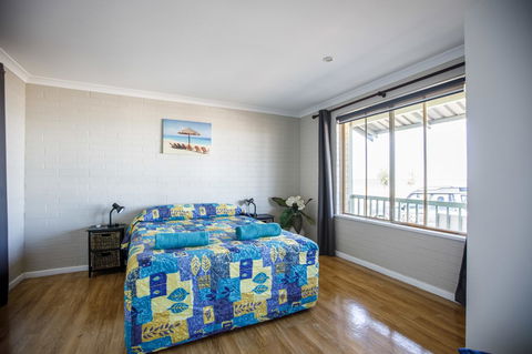 Shark Bay Seafront Apartments - Accommodation Bookings 31