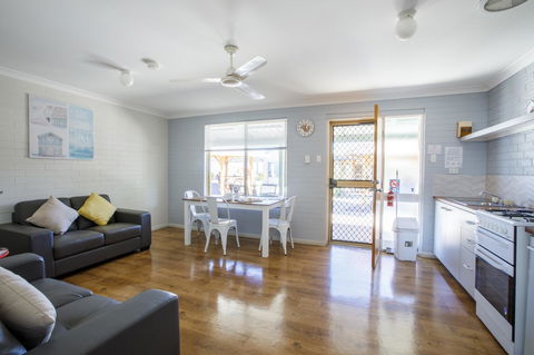 Shark Bay Seafront Apartments - Accommodation Bookings 12