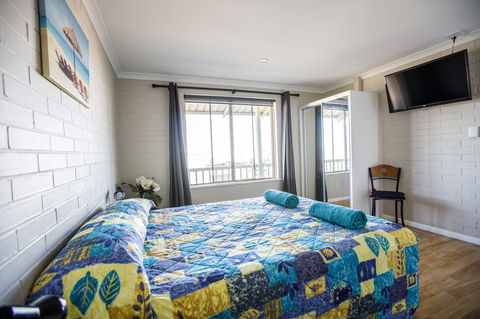 Shark Bay Seafront Apartments - Accommodation Bookings 4