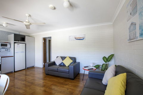Shark Bay Seafront Apartments - Accommodation Bookings 8