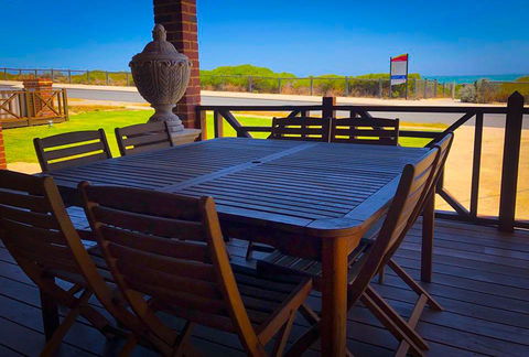 The Compass Beach House - Accommodation Bookings 1