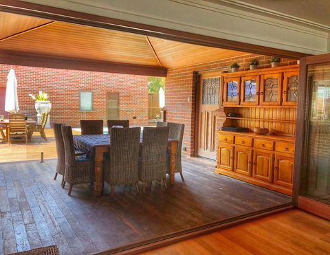 The Compass Beach House - Accommodation Bookings 10