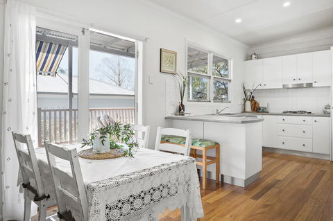 Lavender Cottage - Accommodation Bookings 12