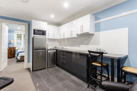 Blue Door Apartments - Accommodation Bookings 3